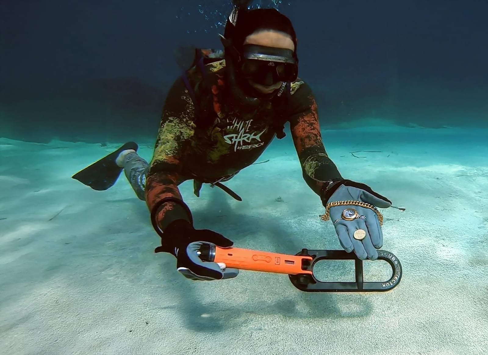 Scuba Tector Pro used underwater